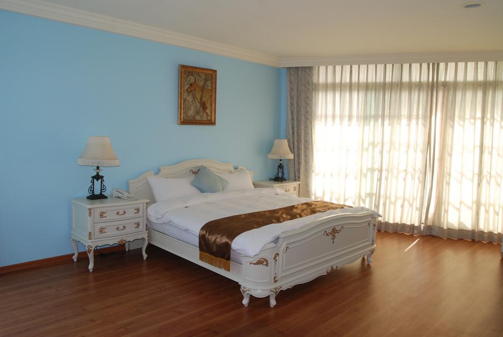Bed and Breakfast Lk Breakfast And Beds à Lukang Extérieur photo